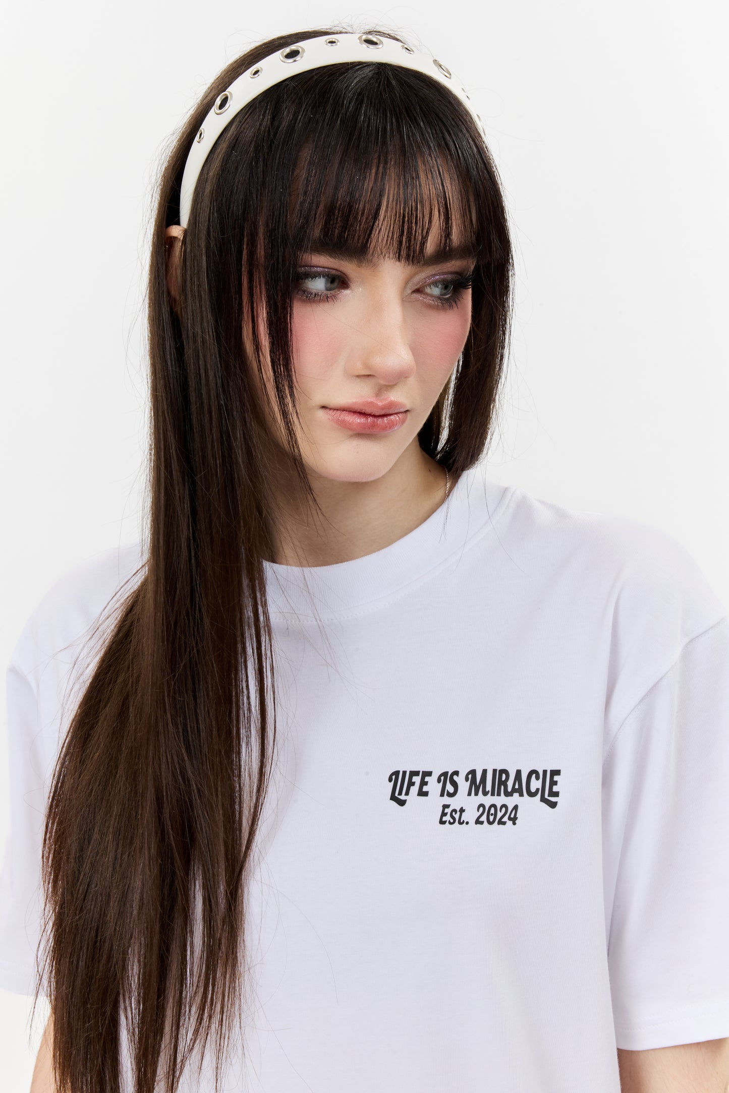 Laviem V-neck Boxy T-Shirt Street Style form boxy 100% cotton, cropped t-shirt